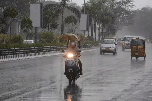 Hyderabad Rain: హైదరాబాద్ లో వర్షం.. తగ్గిన ఉష్ణోగ్రతలు